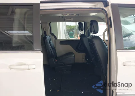 2013 Chrysler Town & Country Touring from USA, damaged, VIN 2C4RC1BG3DR658812